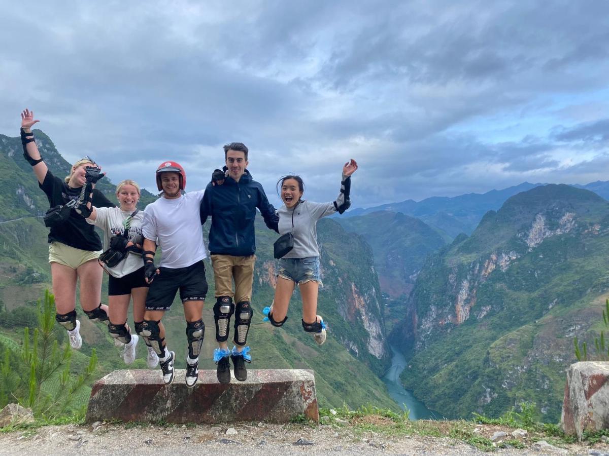 Bong Hostel Ha Giang Loop Εξωτερικό φωτογραφία
