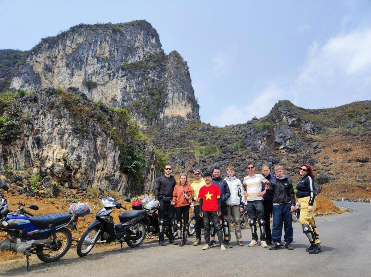 Bong Hostel Ha Giang Loop Εξωτερικό φωτογραφία